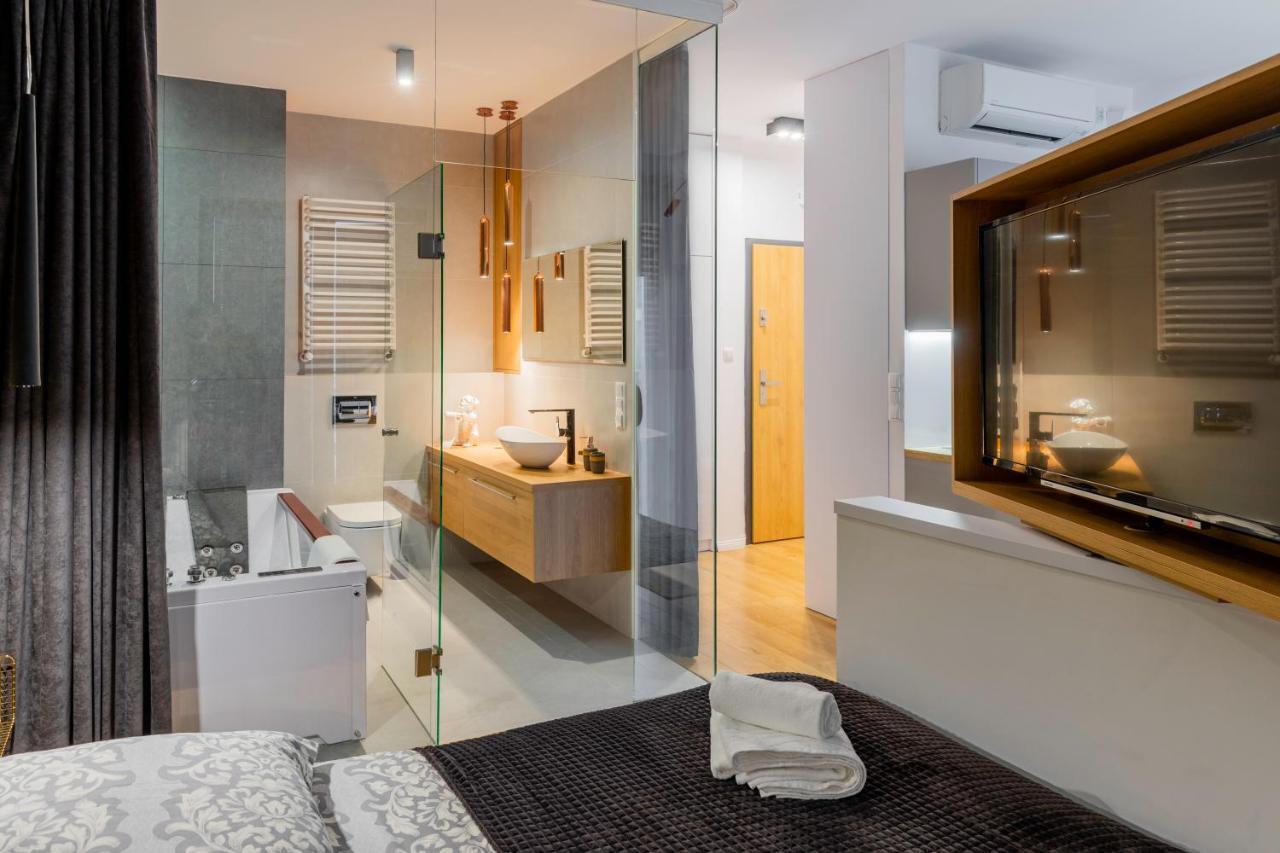 Jacuzzi Glass-house Station Cracovia