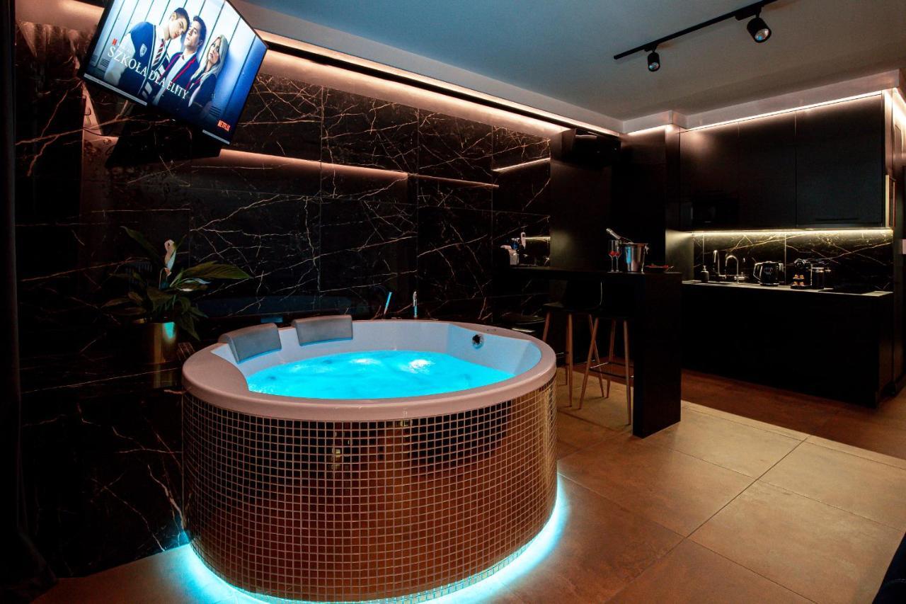 Apartmán Jacuzzi Glass-house Station